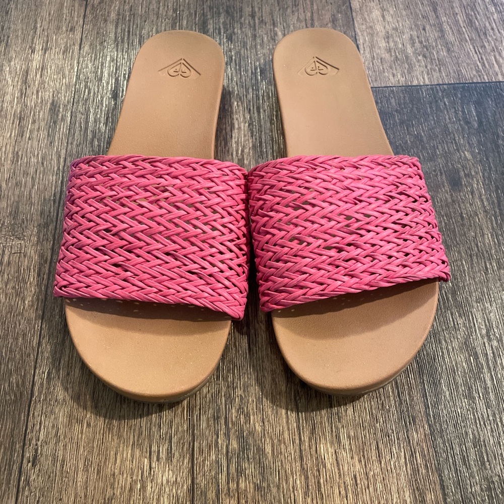 •Pink Woven Roxy Sandals/Slides• - Picture 2 of 5